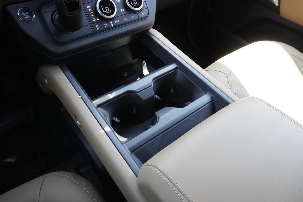 New 2026 Land Rover Defender 110 S AWD/4WD image 14