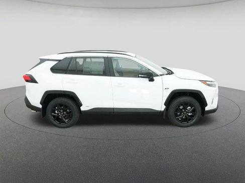 New 2025 Toyota RAV4 XLE image 11