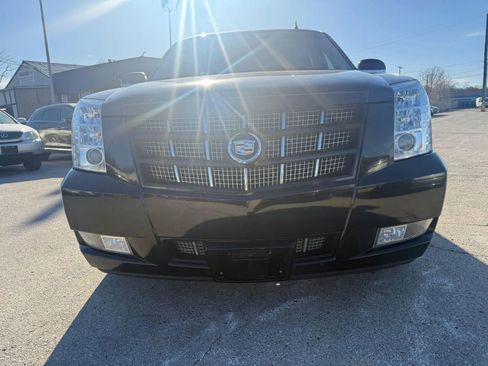 Used 2012 Cadillac Escalade ESV Premium image 8