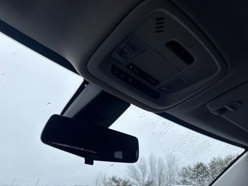 Used 2018 Chevrolet Traverse LT image 34