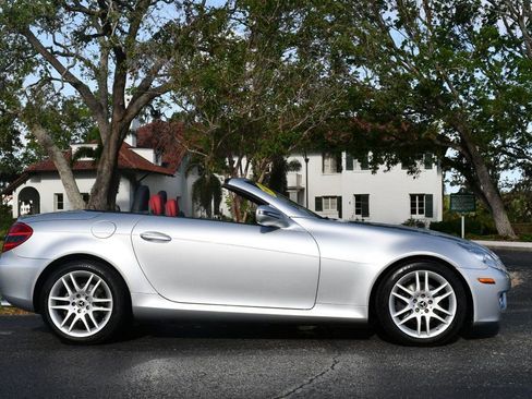 Used 2009 Mercedes-Benz SLK 300 image 7