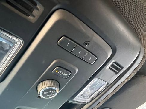 Used 2022 Chevrolet Tahoe Z71 image 28