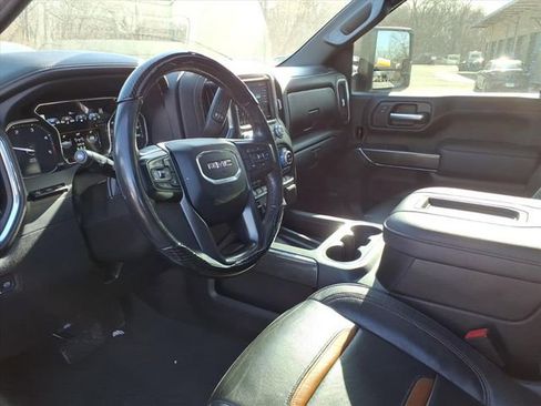Used 2021 GMC Sierra 2500 AT4 w/ AT4 Premium Plus Package image 3