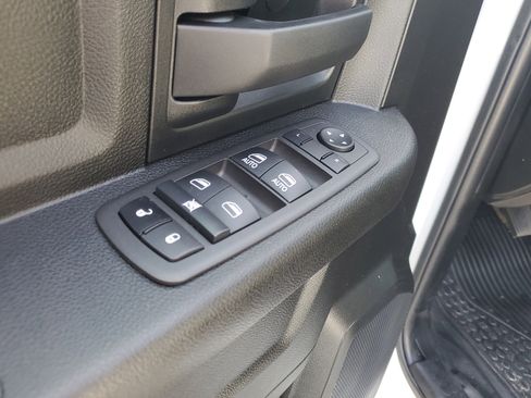 Used 2022 RAM 2500 Tradesman w/ Chrome Appearance Group image 18