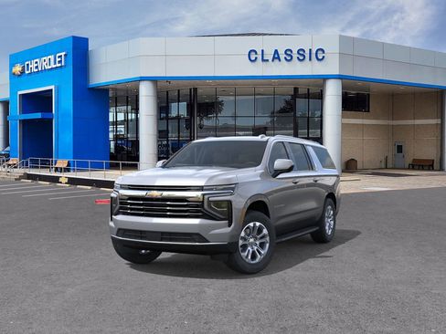 New 2026 Chevrolet Suburban LT image 8