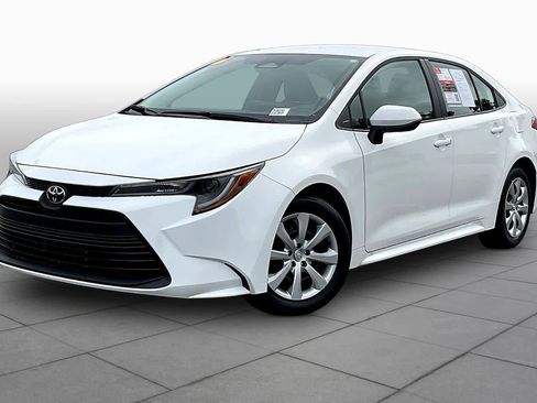 Used 2026 Toyota Corolla LE FWD image 1