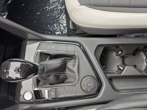 New 2026 Volkswagen Taos SE image 28