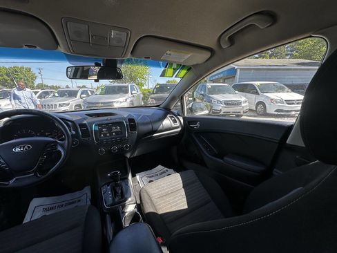 Used 2017 Kia Forte S w/ S Technology Package image 22