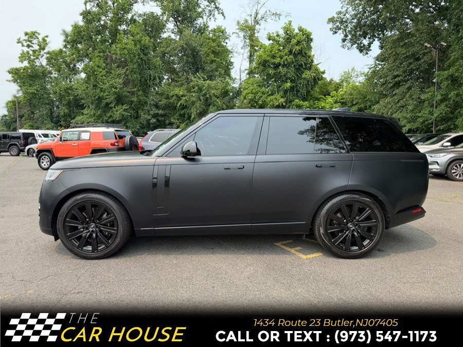 Used 2025 Land Rover Range Rover SE AWD/4WD image 3