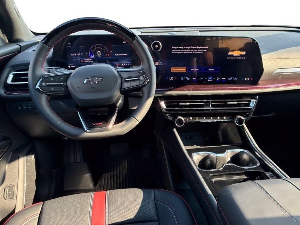 New 2027 Chevrolet Traverse RS w/ LPO, Floor Liner Package FWD image 17