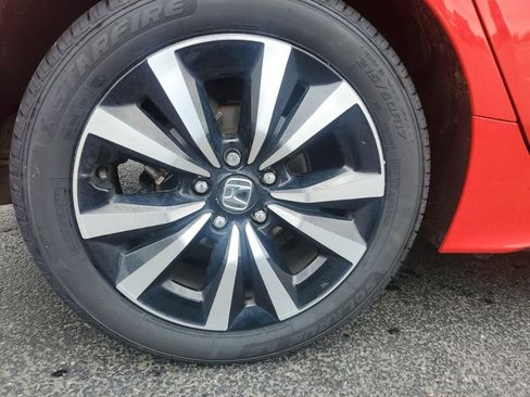 Used 2024 Honda Civic EX-L image 6