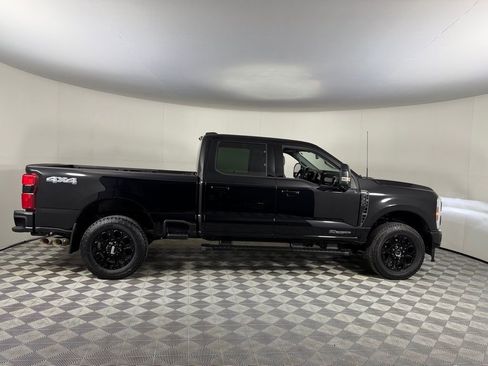 Used 2025 Ford F350 Lariat w/ Black Appearance Package image 5