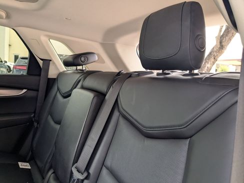 Used 2017 Cadillac XT5 Premium Luxury FWD image 18