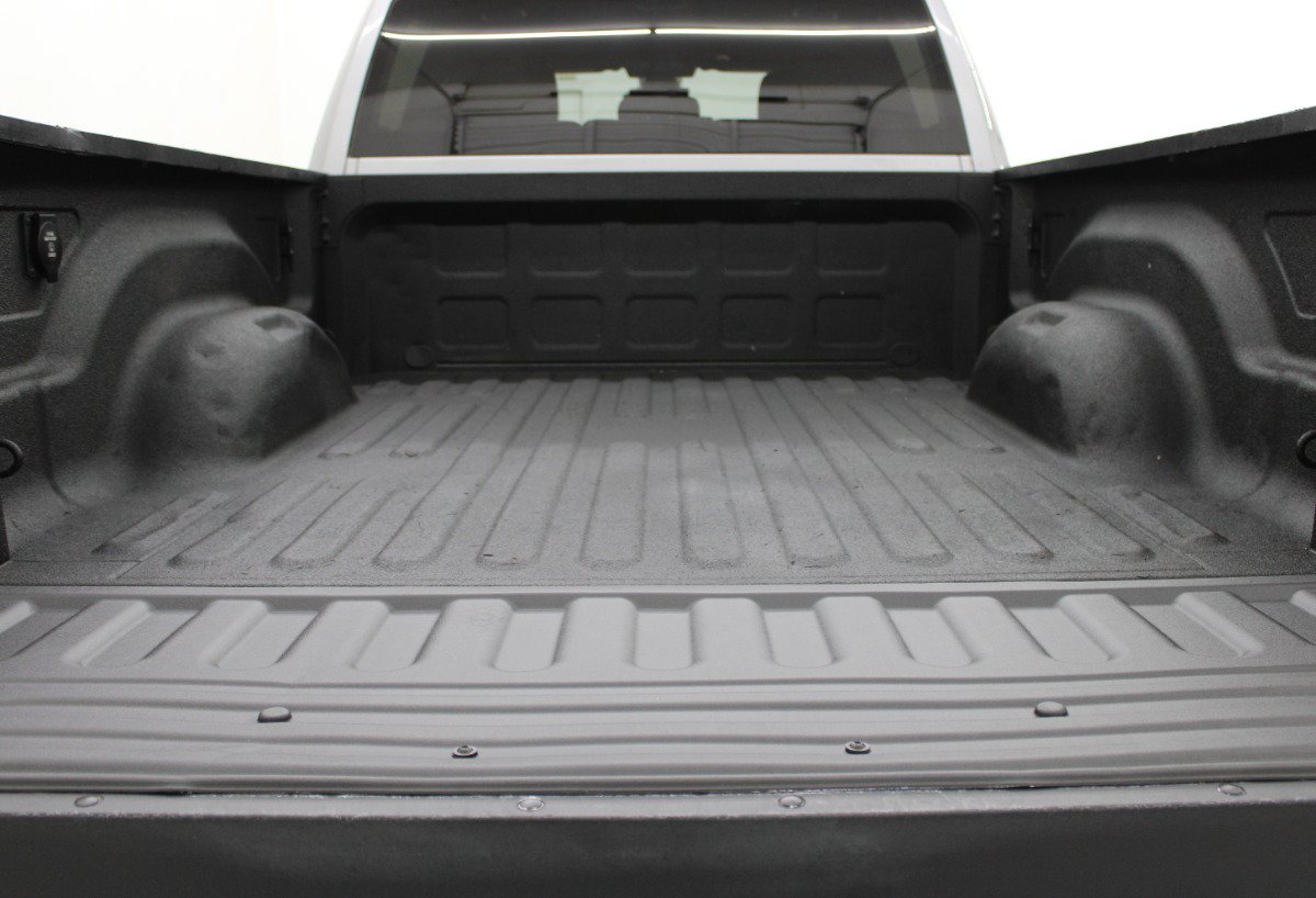 Used 2024 RAM 2500 Big Horn w/ Night Edition AWD/4WD image 9