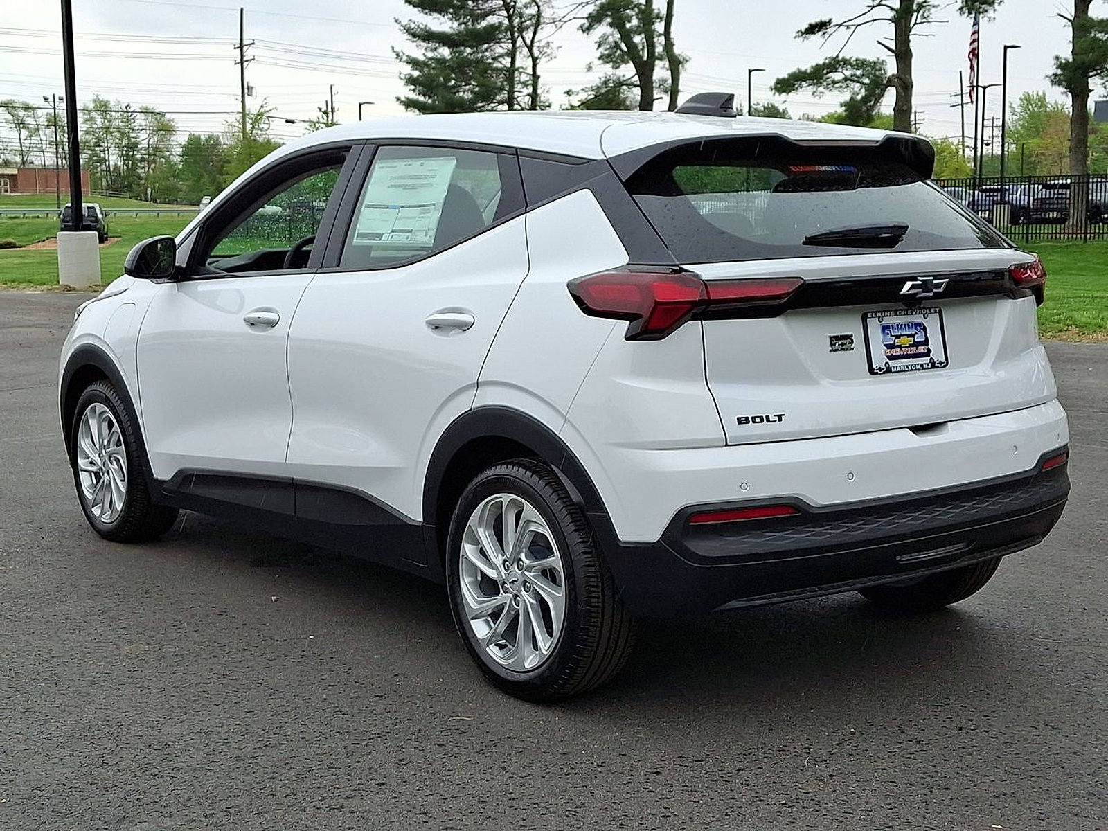 New 2027 Chevrolet Bolt LT w/ Comfort Package FWD image 11