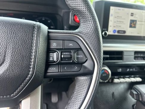 Used 2025 Toyota Tacoma TRD Off-Road AWD/4WD image 22