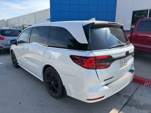 Used 2023 Honda Odyssey Sport image 2