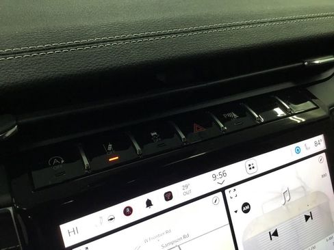 Used 2023 Jeep Grand Cherokee Limited w/ Black Appearance Package image 20