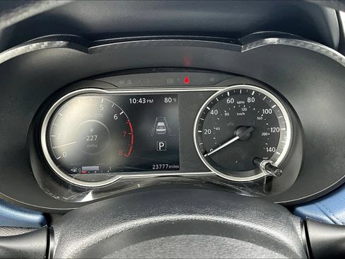 Used 2025 Nissan Versa SV FWD image 14