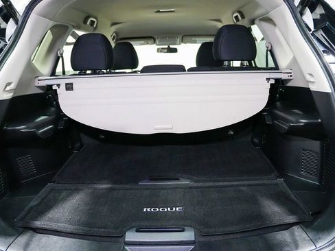 Used 2018 Nissan Rogue SV FWD image 19