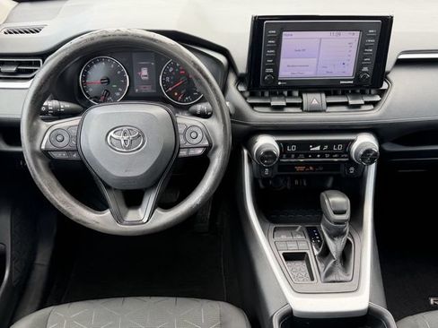 Used 2021 Toyota RAV4 XLE FWD image 10