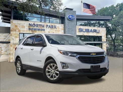 Used 2019 Chevrolet Equinox LS FWD image 1