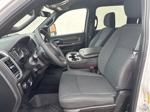 Used 2025 RAM 2500 Big Horn AWD/4WD image 9
