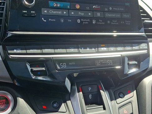 Used 2025 Honda Odyssey EX-L image 17