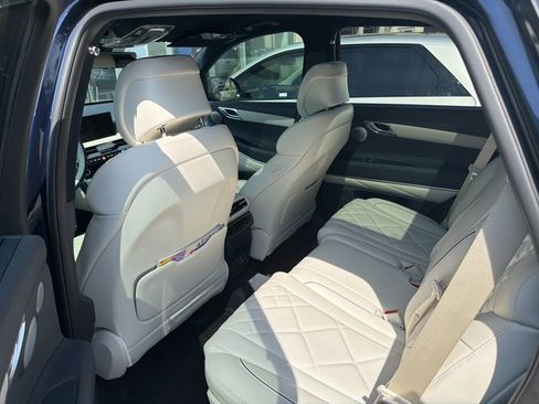 Used 2025 Genesis GV80 3.5T Prestige image 6