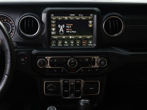 Used 2019 Jeep Wrangler Unlimited Sahara image 7