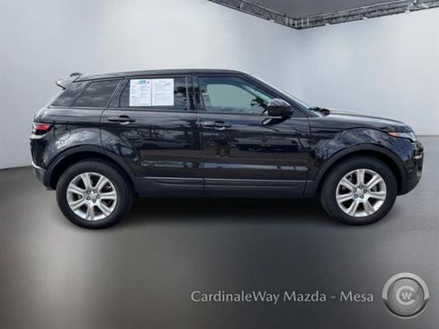 Used 2019 Land Rover Range Rover Evoque SE image 3