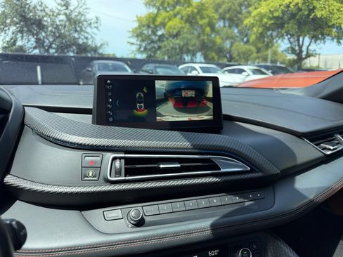 Used 2019 BMW i8 Roadster AWD/4WD image 28