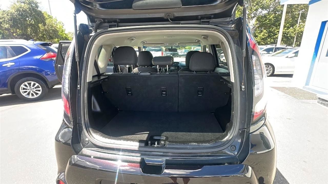 Used 2016 Kia Soul + FWD image 35