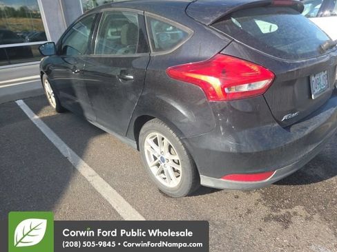 Used 2015 Ford Focus SE FWD image 9