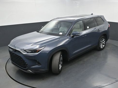 Used 2024 Toyota Grand Highlander Limited image 36