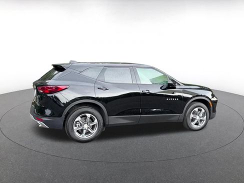 Used 2025 Chevrolet Blazer LT FWD image 12
