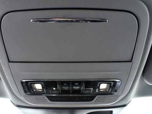 Used 2022 Lincoln Corsair AWD w/ Premium Package image 31
