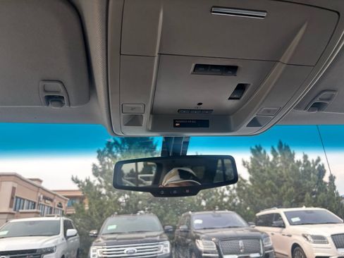 Used 2015 Chevrolet Silverado 1500 LTZ Z71 AWD/4WD image 26