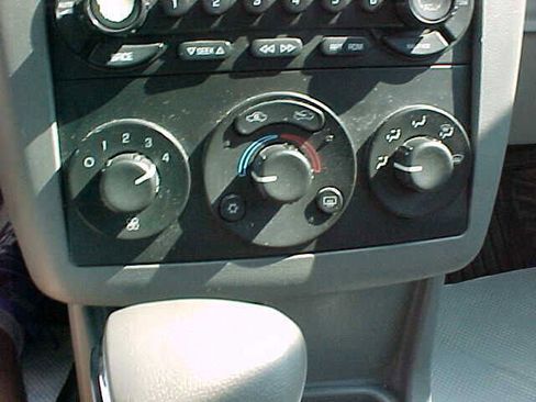 Used 2005 Chevrolet Malibu LS image 22