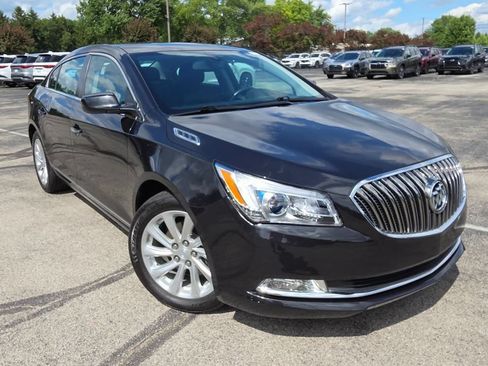 Used 2015 Buick LaCrosse FWD image 2