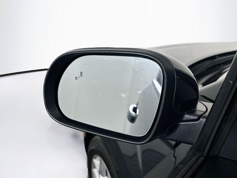 Used 2025 Kia Soul LX w/ LX Technology Package FWD image 16