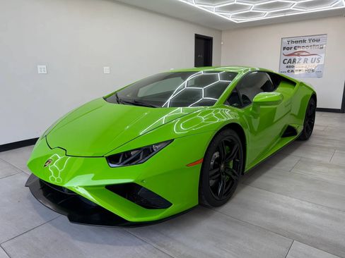 Used 2022 Lamborghini Huracan EVO RWD image 3