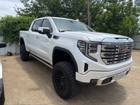 Used 2024 GMC Sierra 1500 Denali w/ Denali Reserve Package AWD/4WD image 3