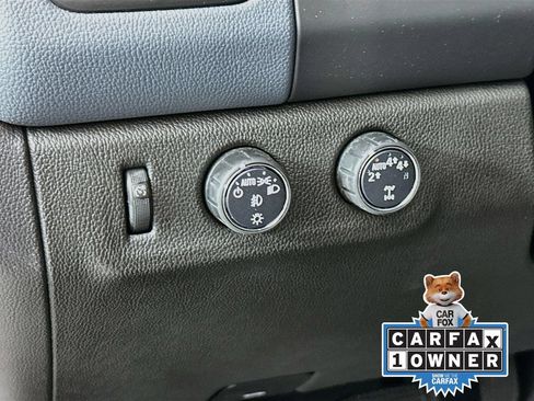 Used 2022 Chevrolet Colorado Z71 AWD/4WD image 11