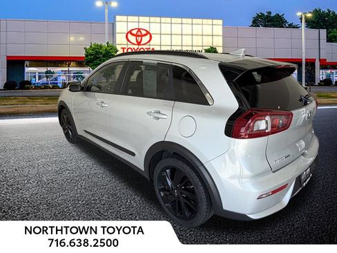 Used 2019 Kia Niro S Touring FWD image 7