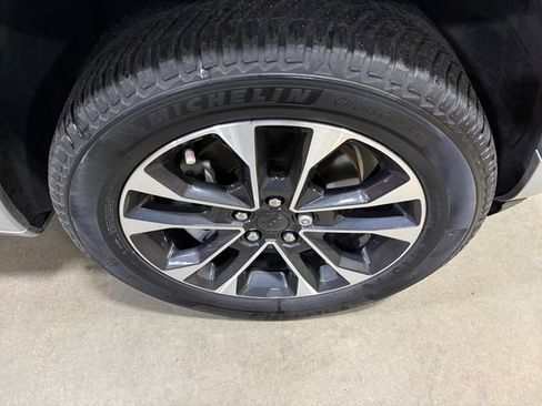 Used 2021 Jeep Grand Cherokee L Overland w/ Luxury Tech Group IV AWD/4WD image 19