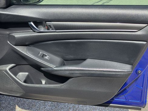 Used 2018 Honda Accord Sport image 25