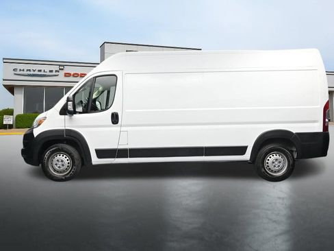 Used 2024 RAM ProMaster 2500 w/ Premium Convenience Group FWD image 2
