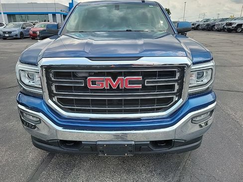 Used 2017 GMC Sierra 1500 SLE w/ SLE Value Package AWD/4WD image 2