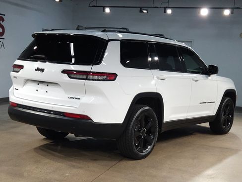 Used 2024 Jeep Grand Cherokee L Limited w/ Black Appearance Package AWD/4WD image 7